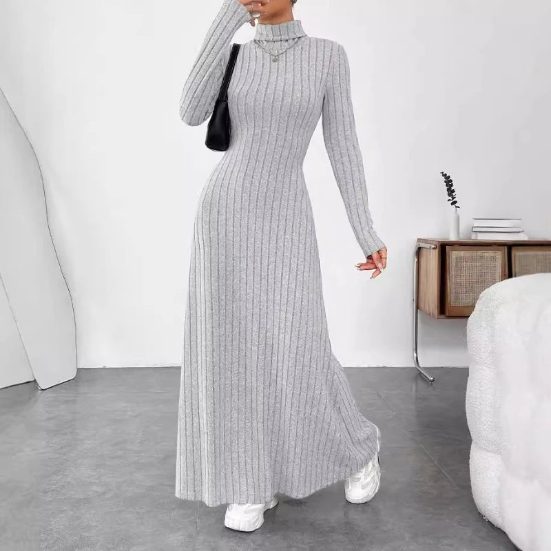 Robe Pull Col Roulé Slim Élégante — Automne/Hiver 2025