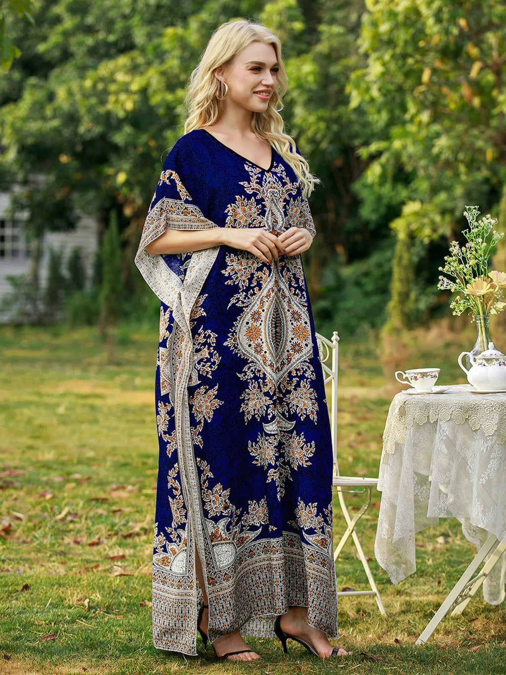 Robe Longue Bohémienne Col V — Imprimé Ethnique Plage Moyen-Orient