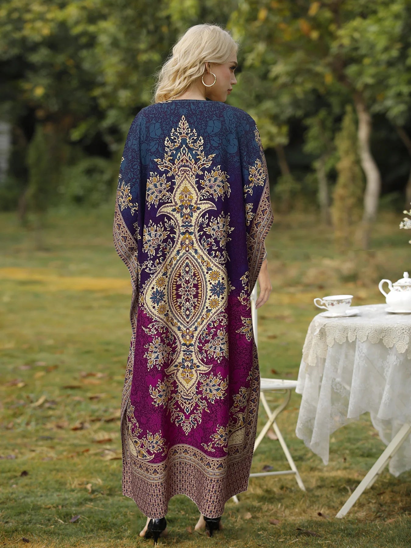 Robe Longue Bohémienne Col V — Imprimé Ethnique Plage Moyen-Orient