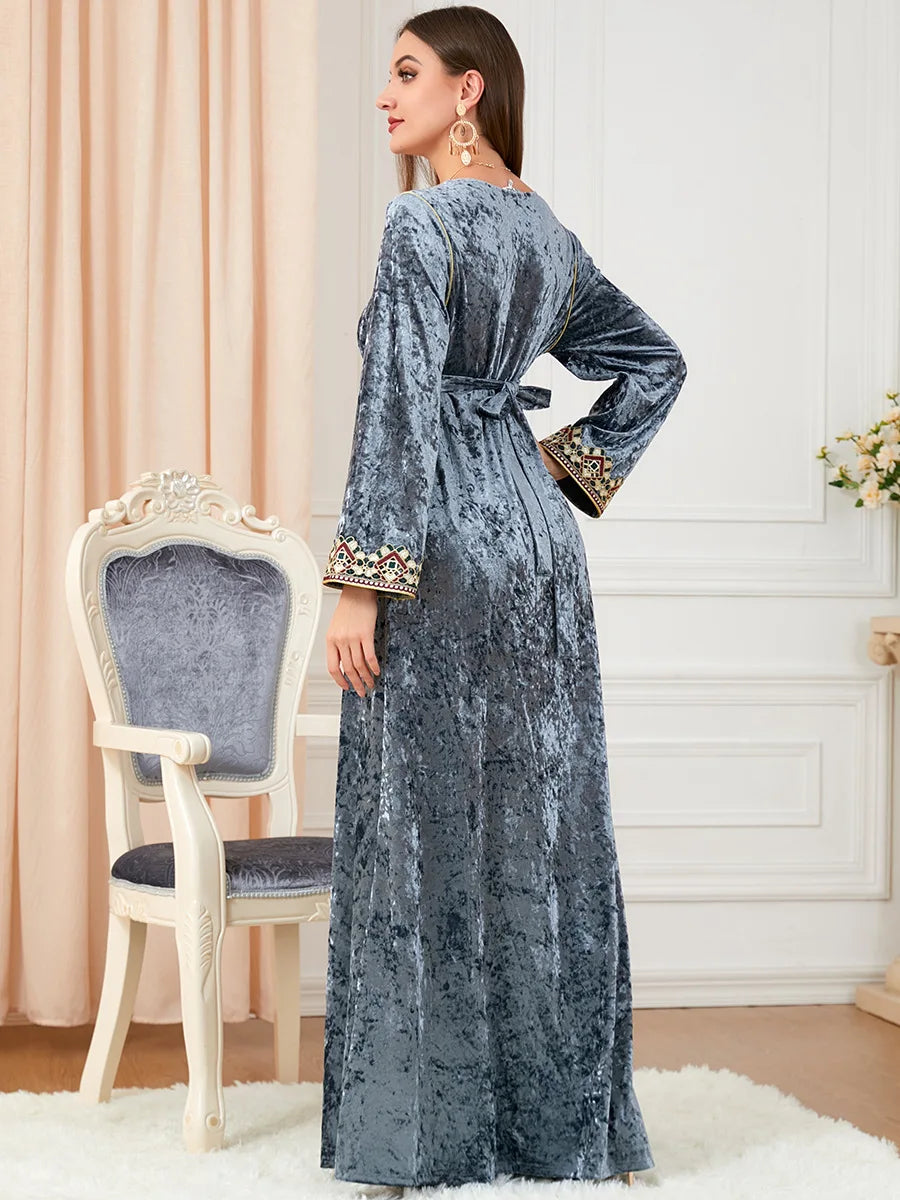 Robe Abaya Velours Femme — Kimono Long Style Dubaï & Caftan Marocain